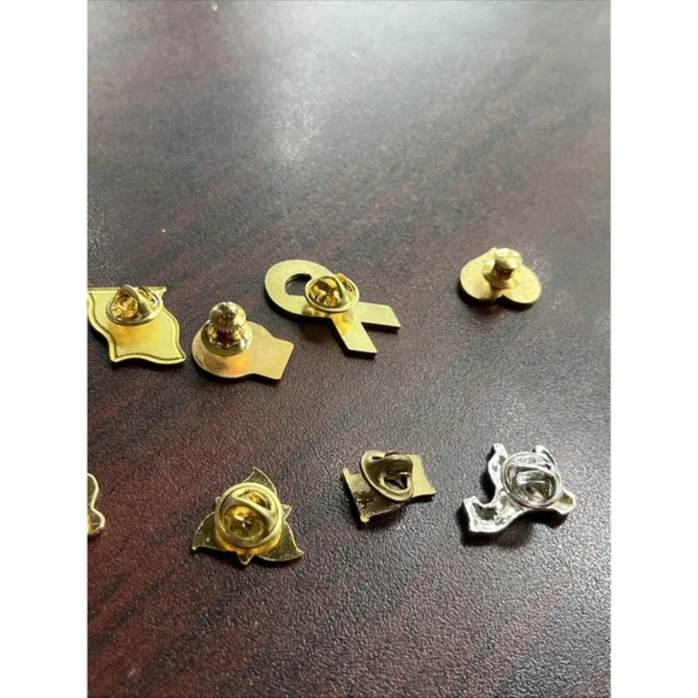 Lot Of 10 Random‎ Mixed Lapel Hat Pins A8